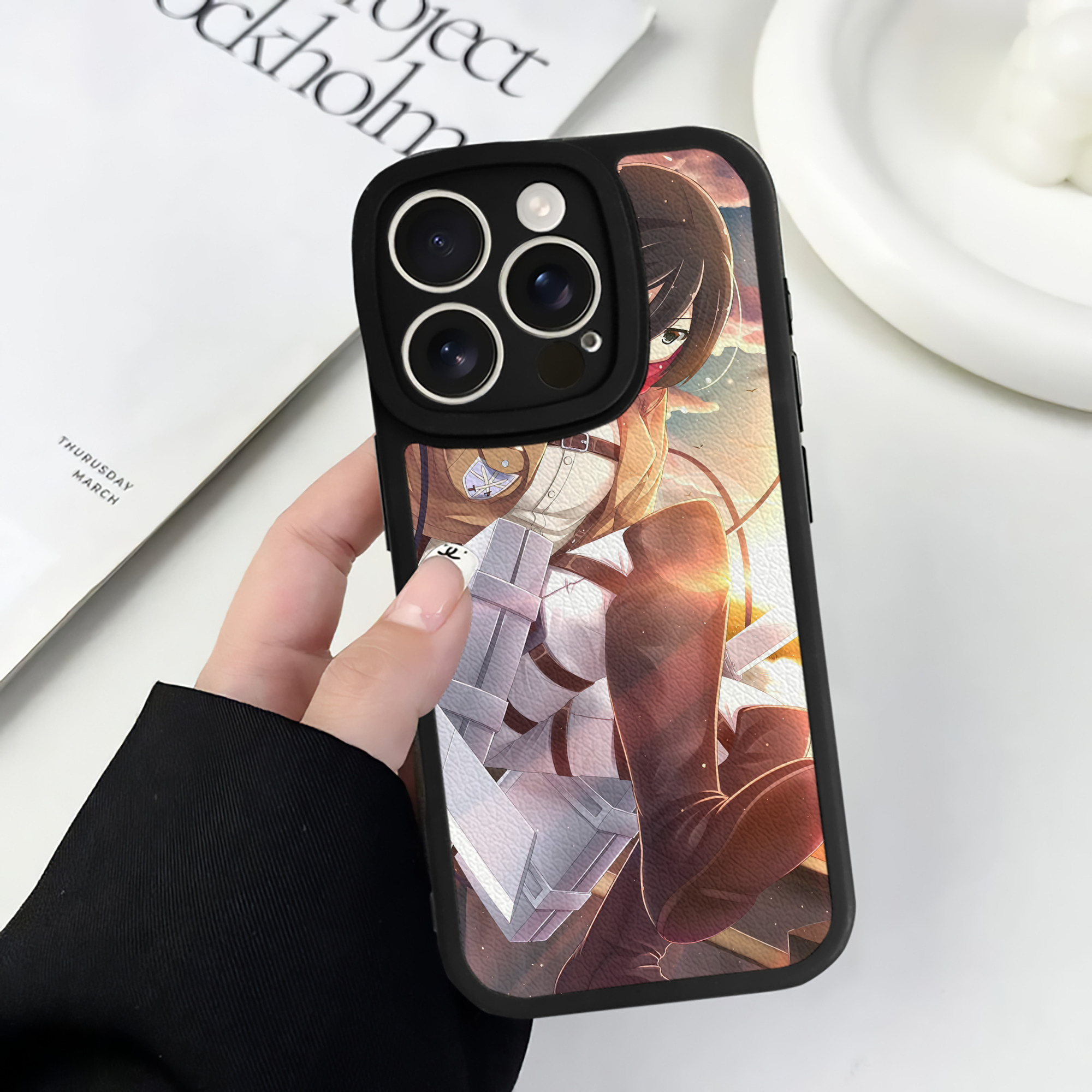 （画像用） 進撃の巨人 Attack on Titan 【iPhone 16シリーズ対応】シリコンスマホケース（レザー調） 材質：シリコン